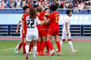 米兰体育-精英对决：女足赛场上的强强碰撞