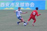 米兰体育-足球比赛高潮频现，球员拼搏不懈求胜
