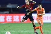 米兰体育-山东鲁能泰山队主场不敌深圳佳兆业